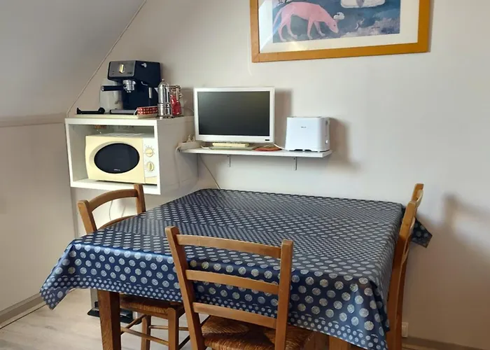 בית הארחה Au 2e Etage De Notre Maison De קאין